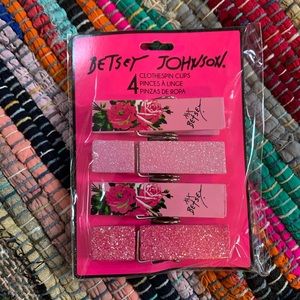 💖 Betsey Johnson Clothespin Scrapbooking Clips